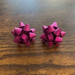 Bright pink present bow earrings